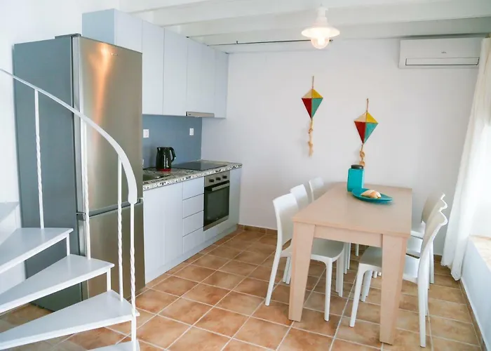 Sunny Bay Holiday home